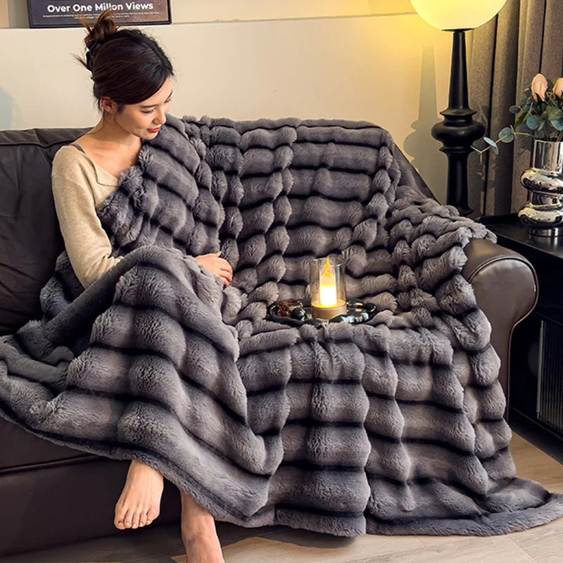 2025 new thickened gradual change leopard print toka rabbit plush bubble quilt cover blanket multi-functional blanket