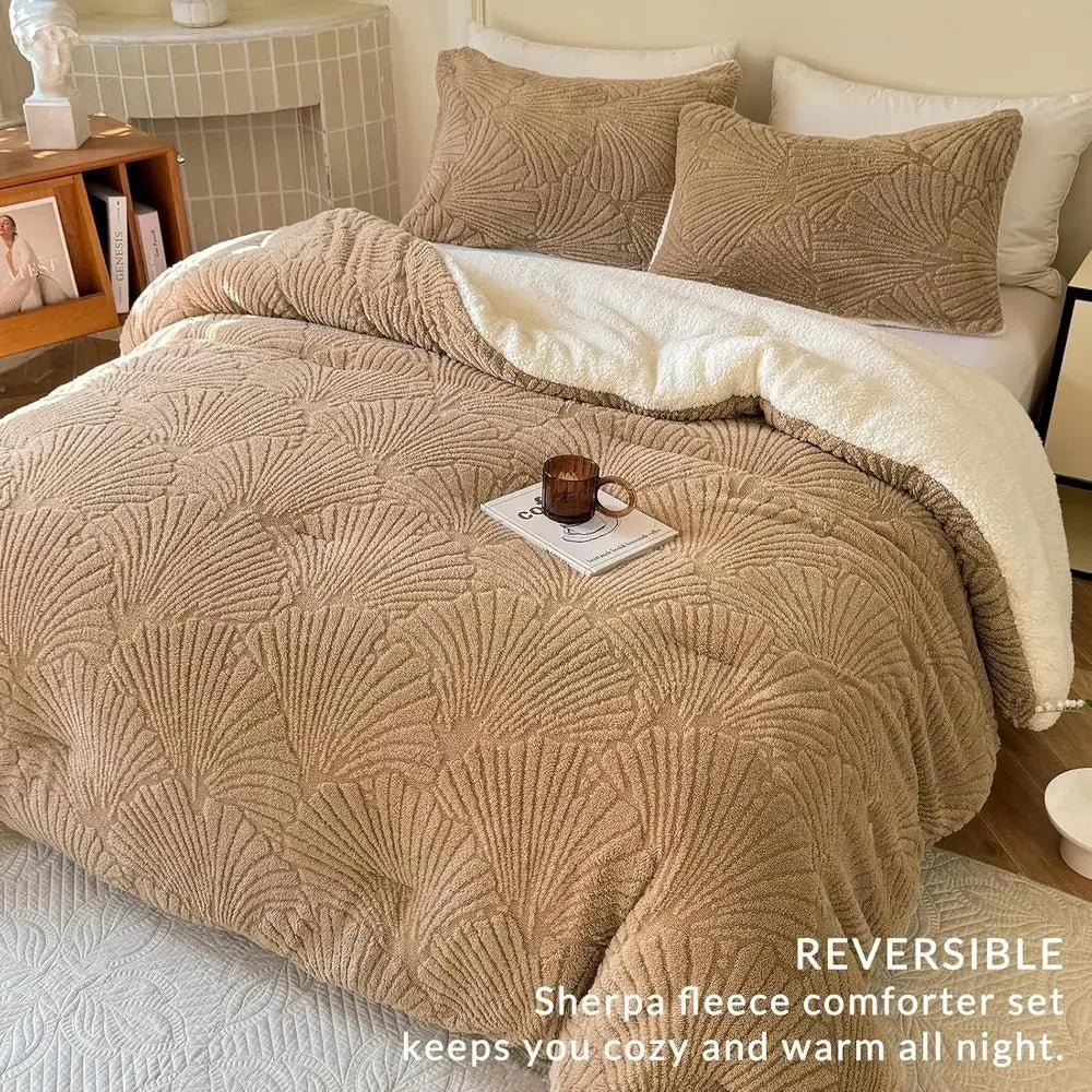 King Size Geometric Quilted Bedding Set, 3-Piece Warm Cozy Premium Comforter with 2 Pillowcases, Beige (104x90)